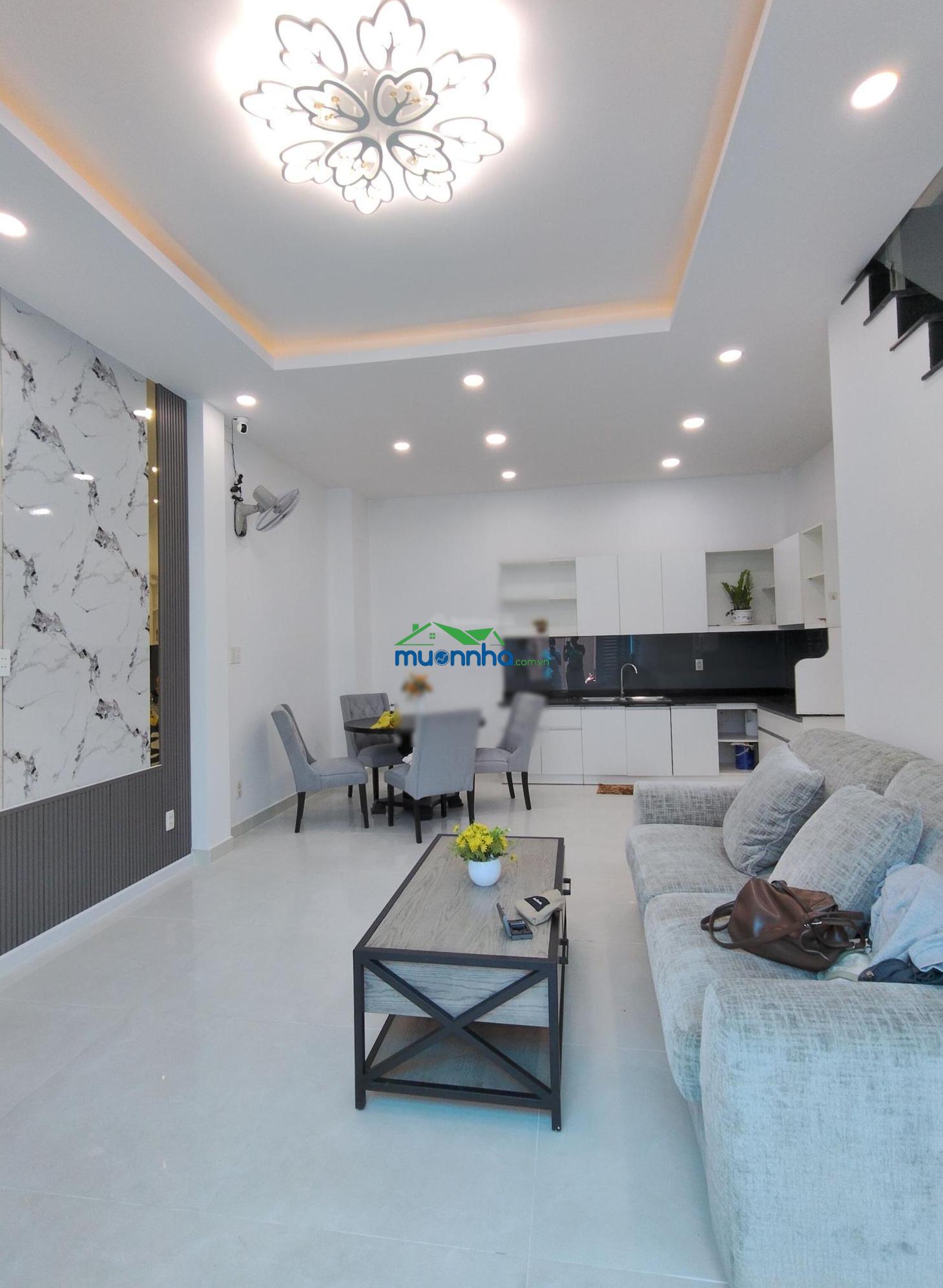 Hơn 4 tỷ nhà 3 tầng, dt 50m5 ngang hiếm 5m - 2