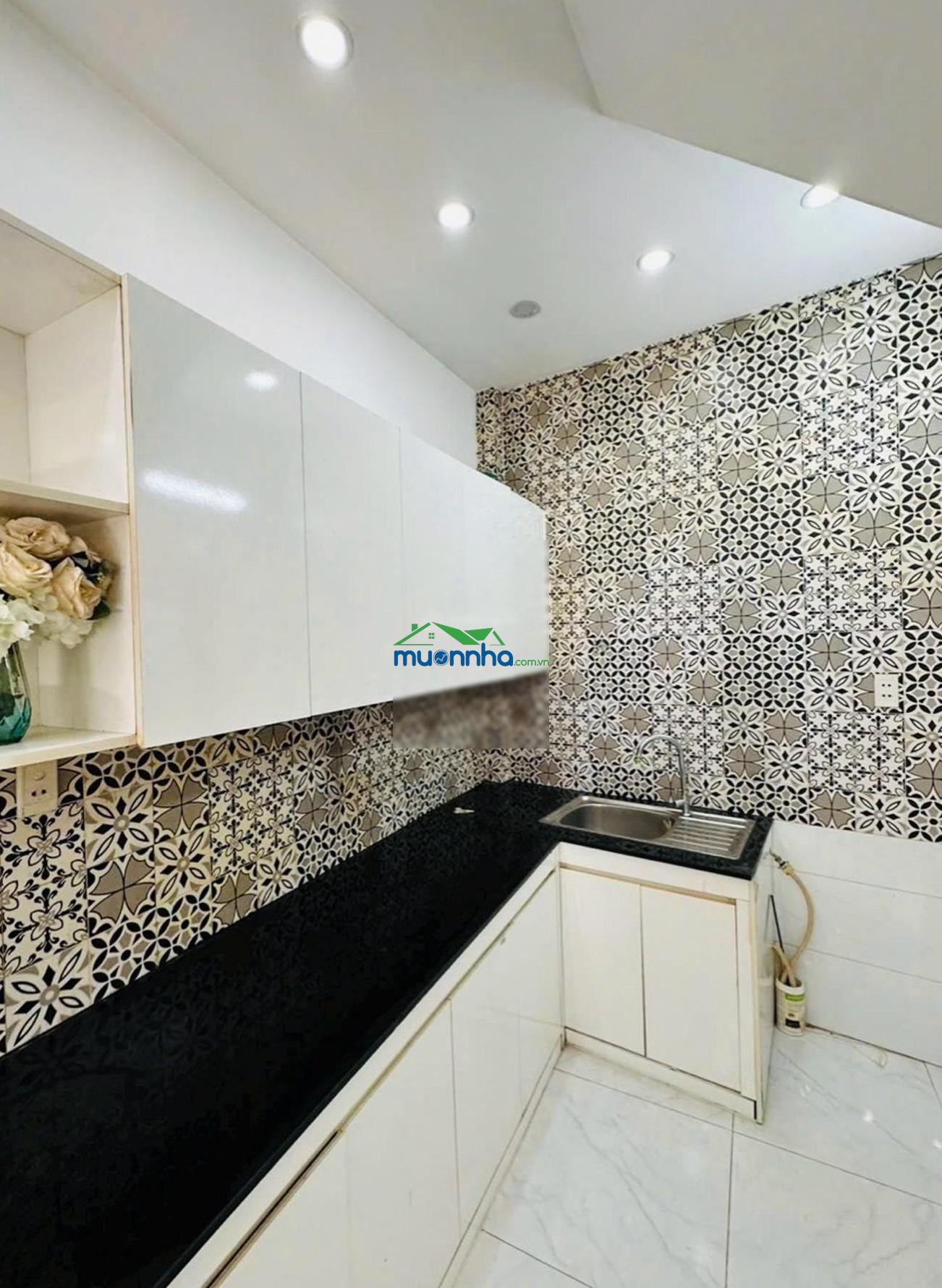 25m2 - 1 trệt 2 lầu - ban công thoáng mát - ngay emart phan huy ích - shr vuông vức - 3,45 tỷ - 4