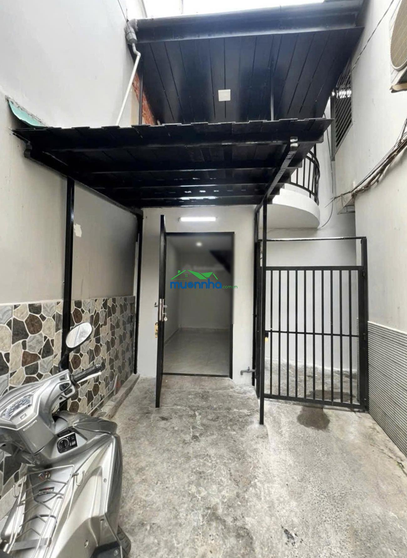 Gần chợ bà chiểu - trung tâm bình thạnh - sát q1 - 20m2 - 2 lầu - 2pn