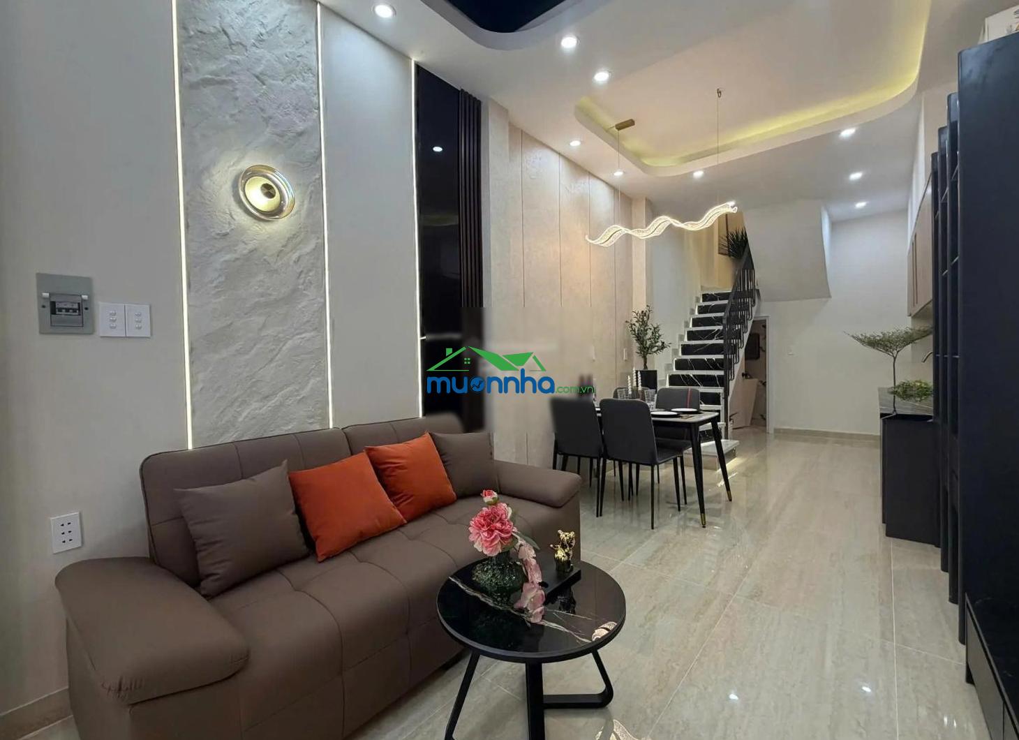 Cực hiếm! chỉ 9.18 tỷ. hẻm xe hơi nguyễn đình chiểu, p4, q3. nhà đẹp + nở hậu. dt: 3.1x10.8m - 3