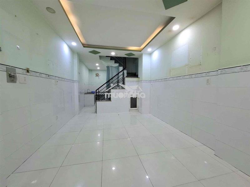 Nhà 4 phòng ngủ 4x9 cách mạng tháng 8
