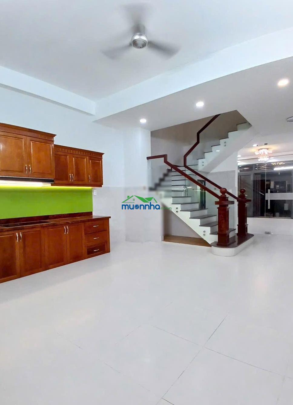Diện tích khủng 5 x 17m nhà 1 trệt 2 lầu st và phòng thờ, chỉ với 7.8 tỷ nhà mới tinh