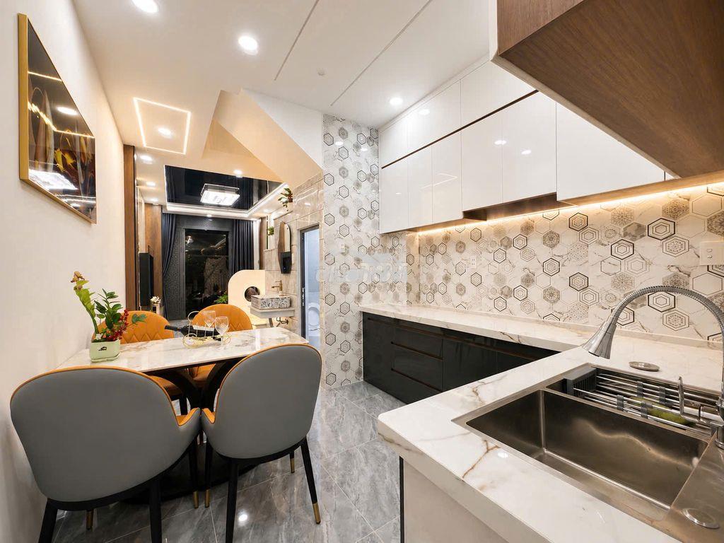 Nhỉnh 5 tỷ, nhà hẻm xe hơi, mới keng, gần ga metro 2 - 4