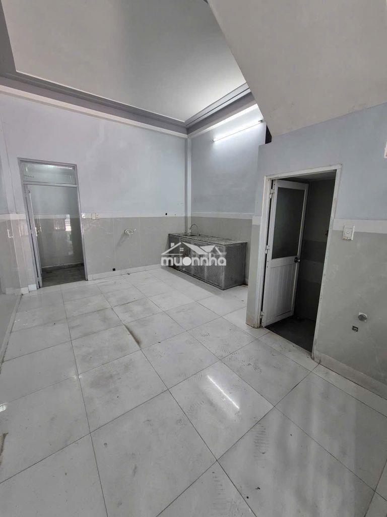 Cho thuê nhà hẻm xe 🚗 đường lê trọng tấn : 4 x 15 m đúc 1 lầu đẹp:2 pn - 3