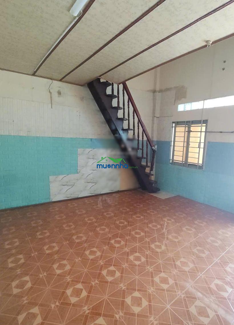 Nhà ngộp căn cấp 4 đoàn văn bơ q4 - giá 5,8 tỷ, còn thương lượng - 2