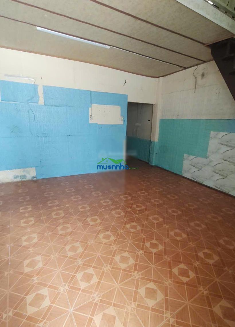 Nhà ngộp căn cấp 4 đoàn văn bơ q4 - giá 5,8 tỷ, còn thương lượng