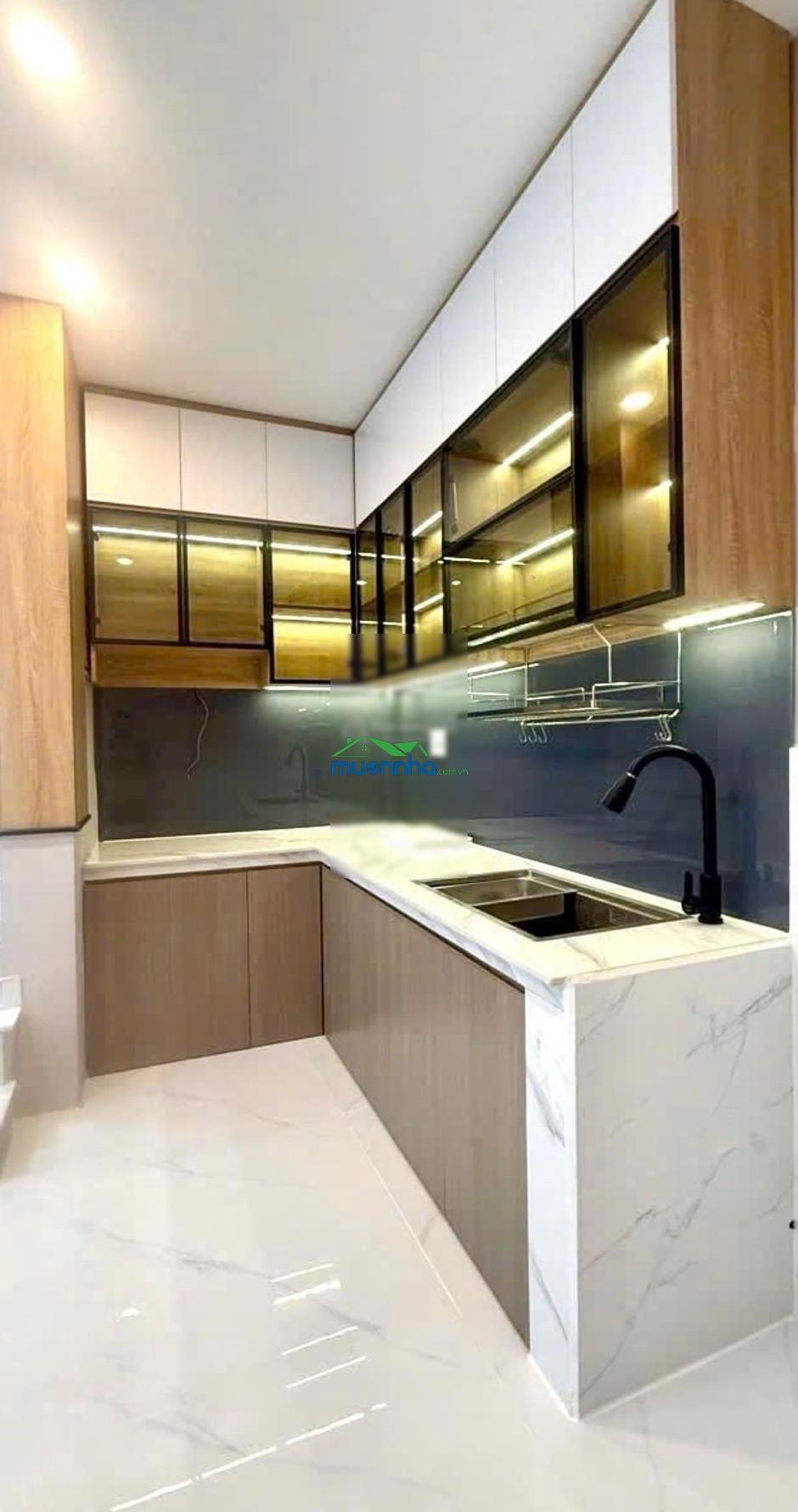 Giảm 400tr - giáp q1, nguyễn cửu vân-15m ra ô tô tránh, nhà đẹp ở ngay 30.4m2(4x8) có chỗ đỗ ô tô - 4