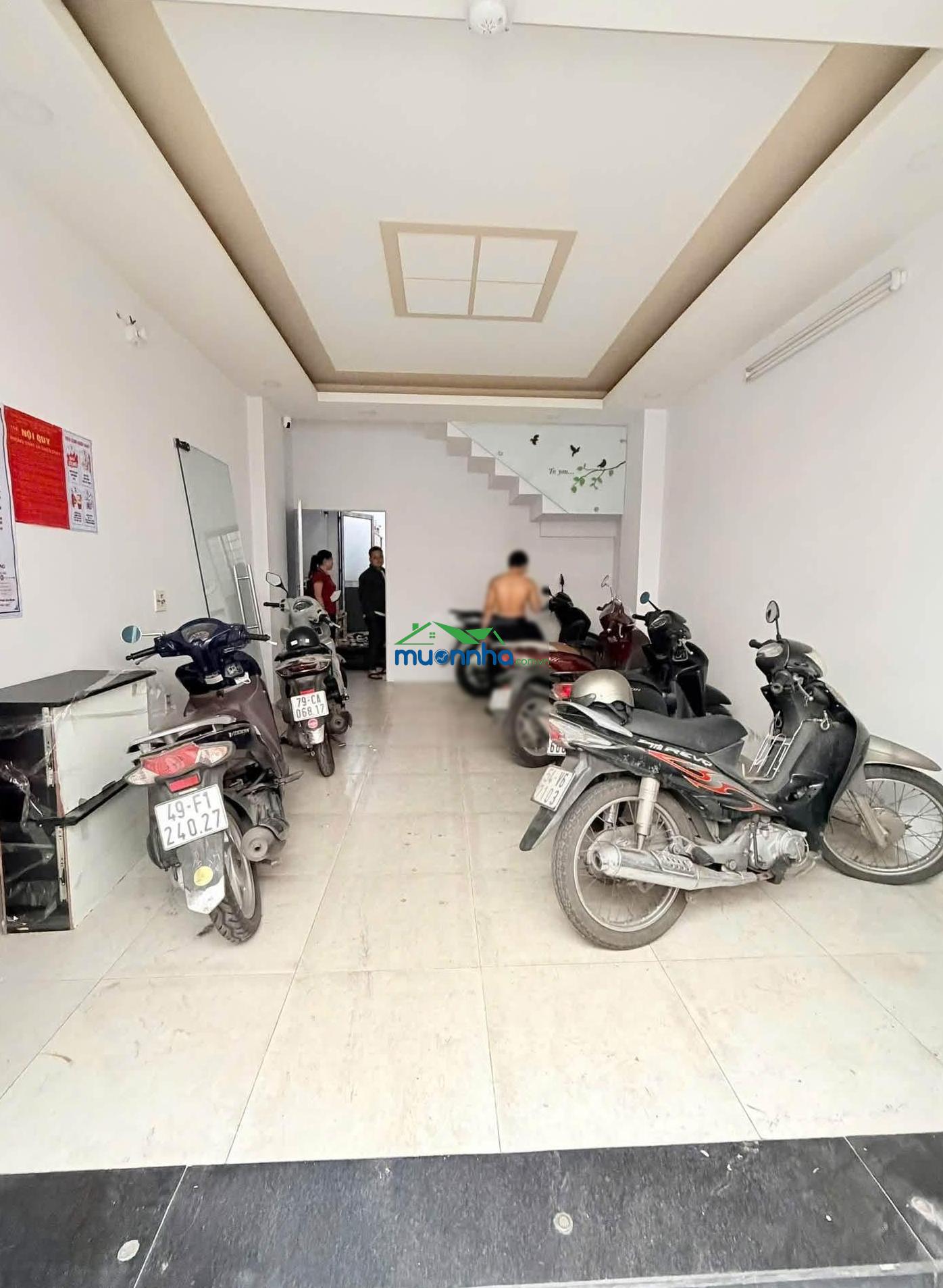 Cách công viên lê thị riêng chỉ 5 phút - bán nhà cmt8, quận 10. với dt 60,2m2