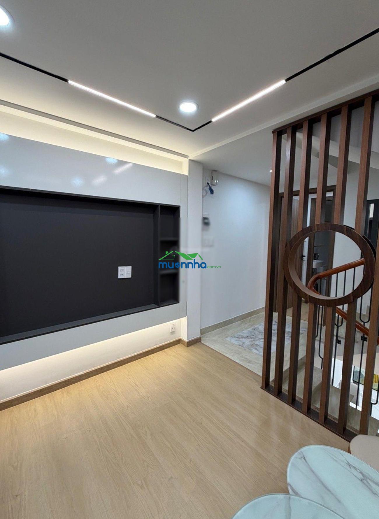 Hẻm 911 lạc long quân - gần chợ tân bình - chỉ 60m ra mặt tiền - ô tô vào nhà sẵn 4 tầng bê tông - 4