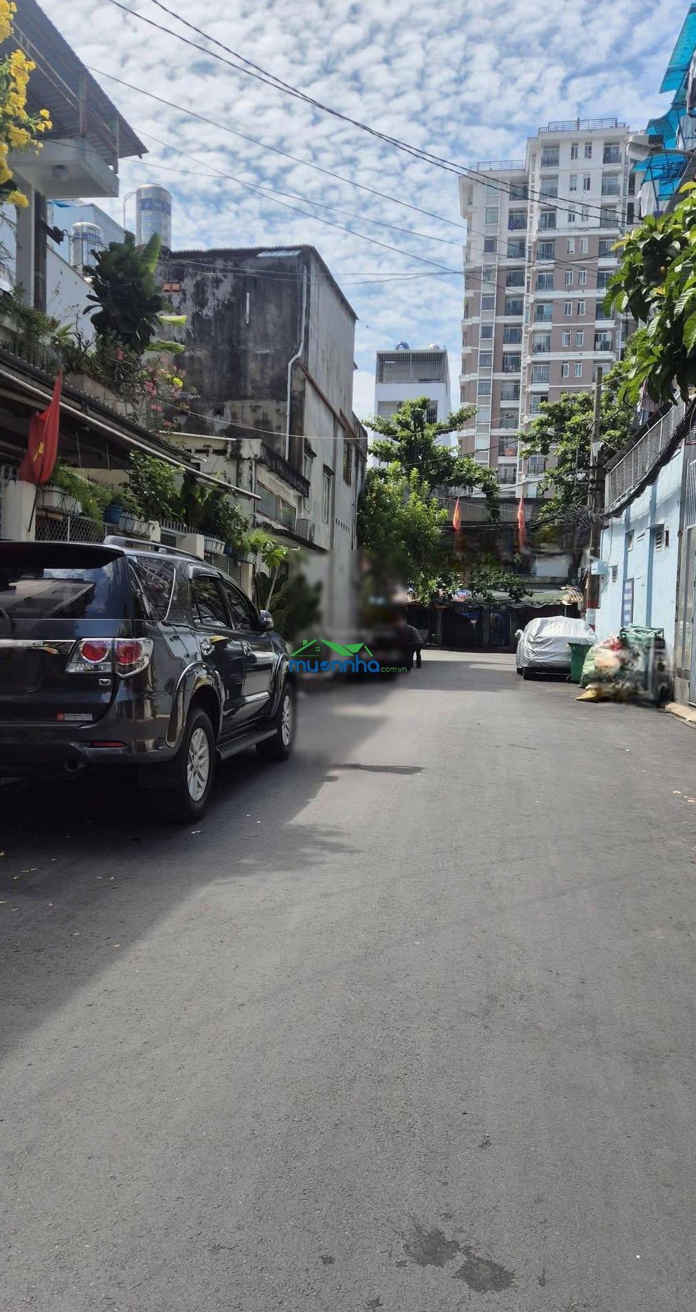 Nhà hẻm thông xe hơi thoại ngọc hầu dt: 4x14m2 sổ vuông a4 2 tầng 3pn giá 5.5 tỷ