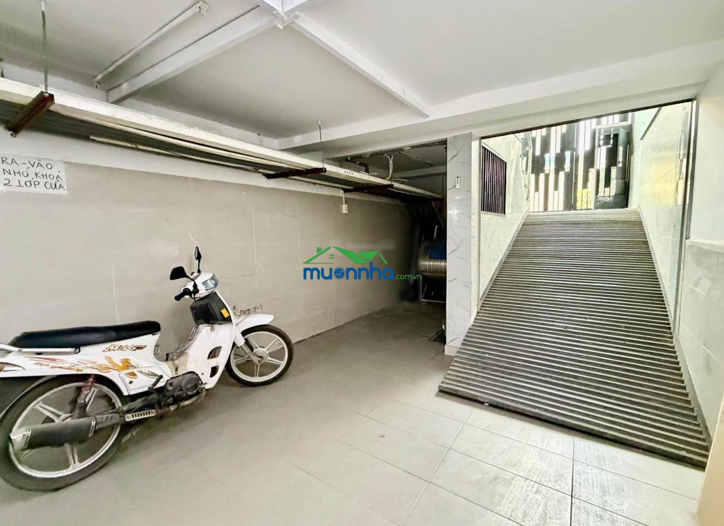 Siêu phẩm chdv 7 tầng - bình thạnh - cho thuê 40tr - có hầm - có thang máy - 2