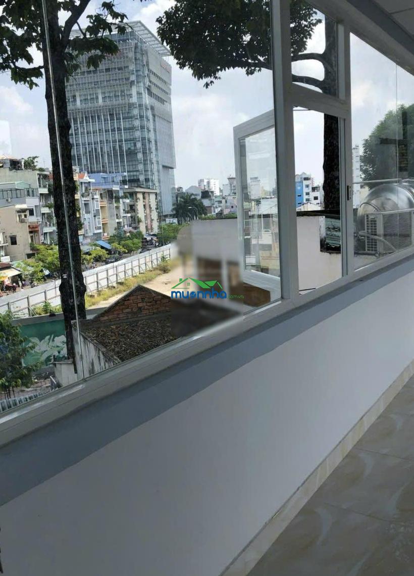 Bán gấp nhà 2mt, ngang lớn 5m, chỉ 10m ra mt trần phú, q5 - 7pn. thu 400tr/năm. chỉ 9.x tỷ. tl