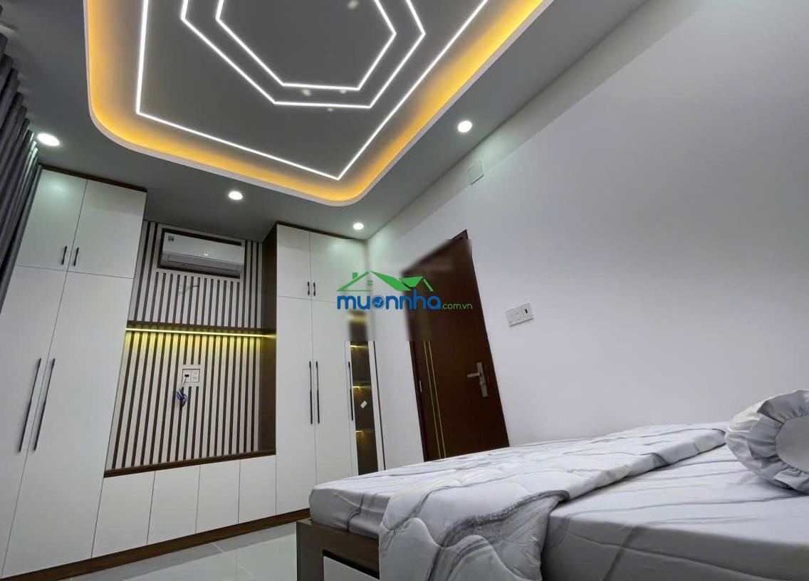 Bán nhà dt:55m2-1trệt 3 lầu tổng dt-192,5m2 sổ hồng hoàn công đầy đủ ,chính chủ .phun nội thất