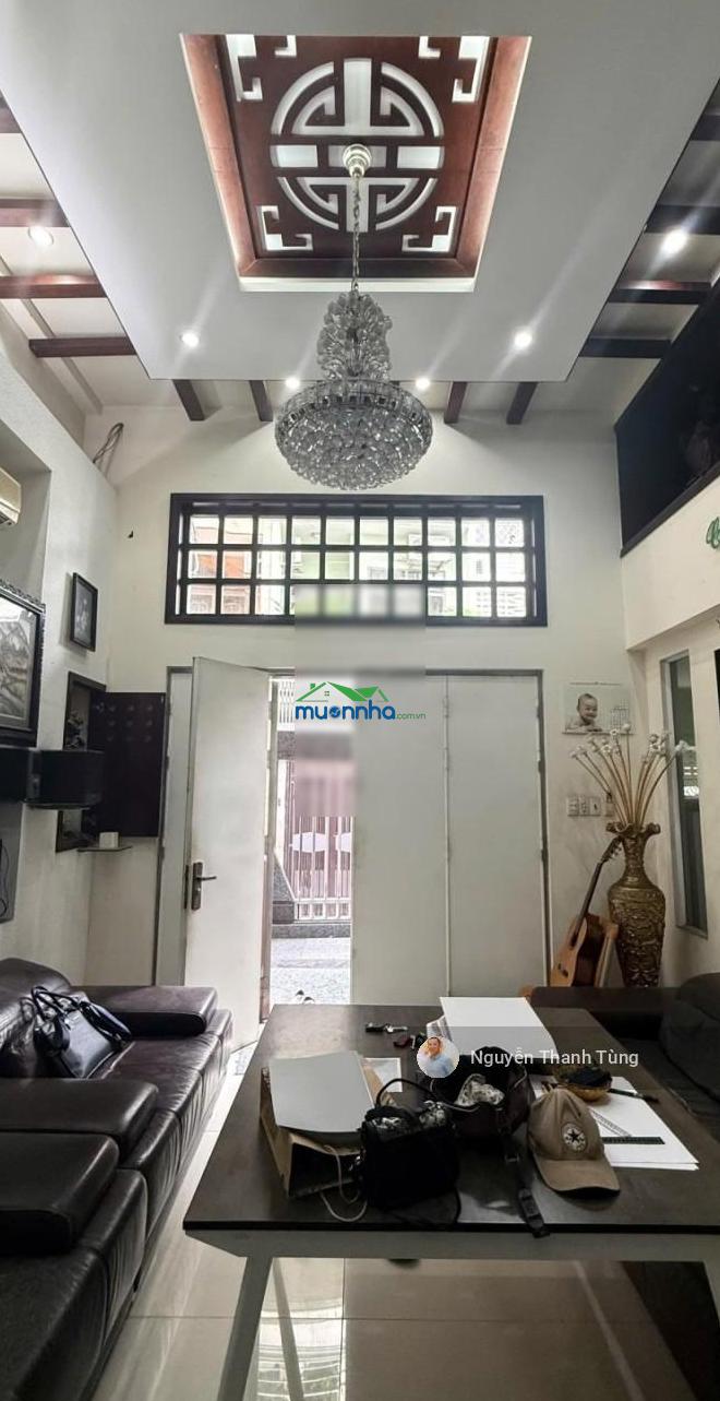 Bán gấp biệt thự có gara ô tô đường cách mạng tháng 8, quận 3 - 5 tầng có sân vườn - ngang lớn 10m