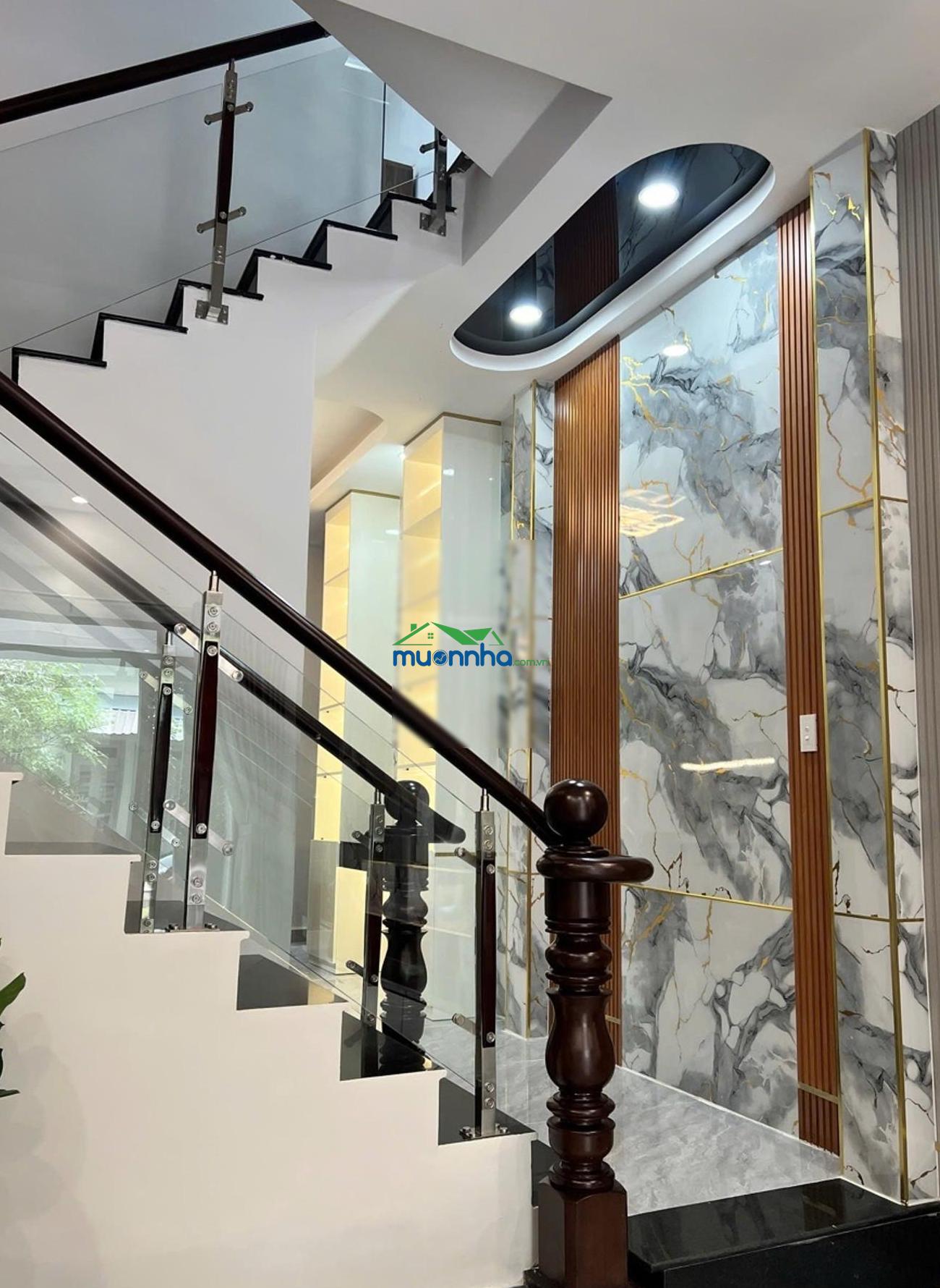 Nhà đẹp full nội thất 5pn, 3wc hẻm xe hơi thông tăng nhơn phú giá 7.95 tỷ - 2