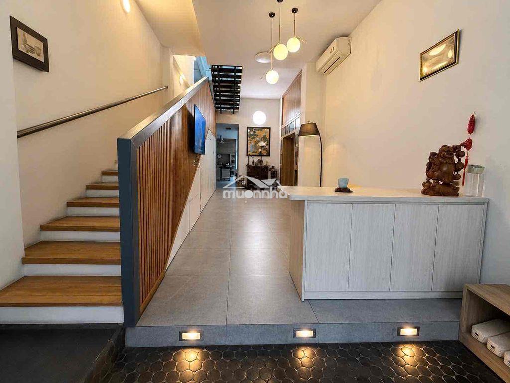 Cho thuê phòng trọ cao cấp 35m2 trung tâm quận 1 - 2
