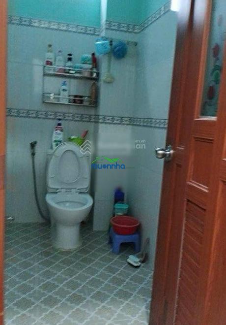 Nhà q12 chủ quyền riêng hẻm ô tô thông 1/ thạnh xuân 33 sát chợ thạnh xuân, 1 lầu 2pn, 3wc. - 4
