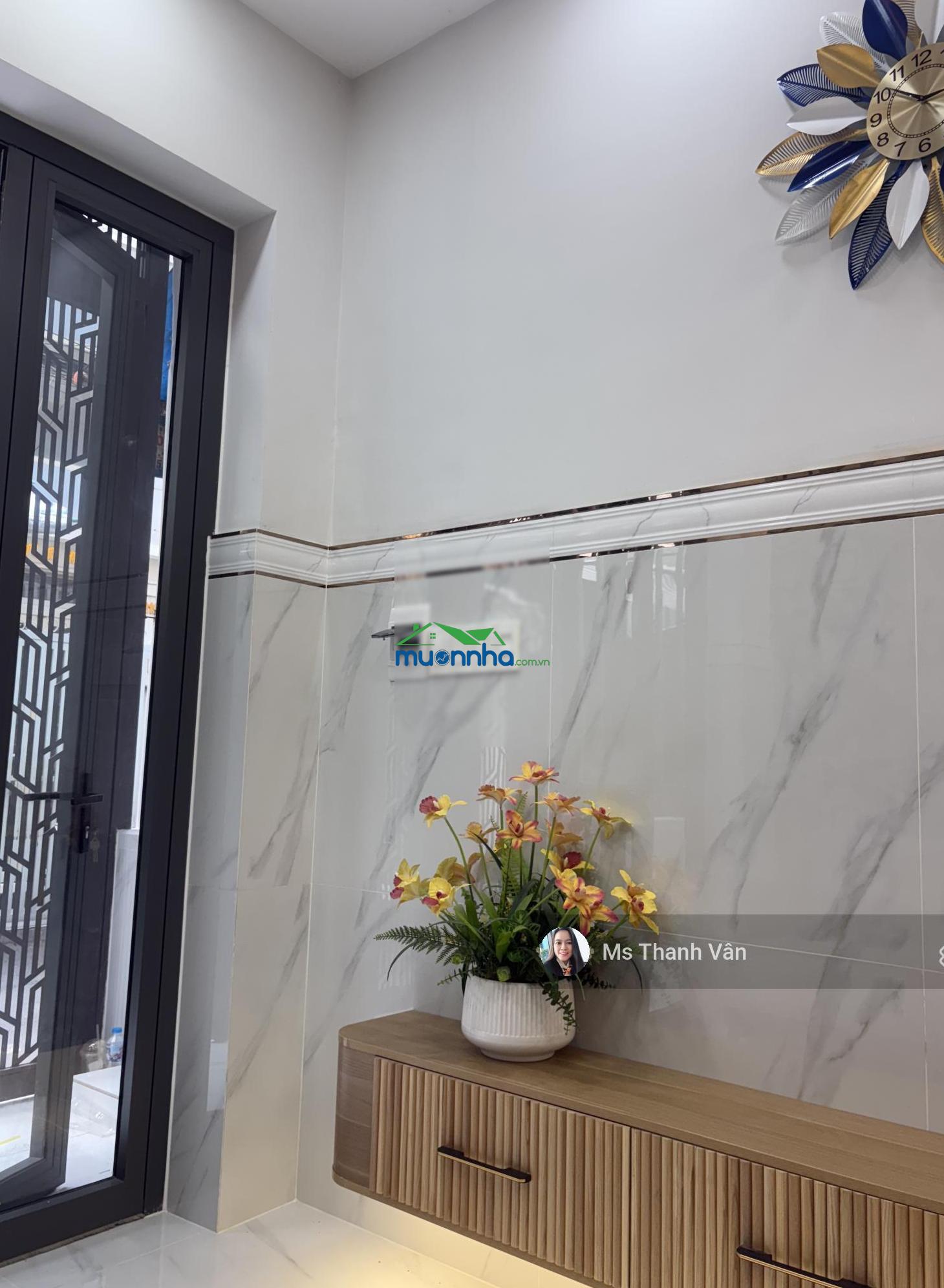 Chủ gấp 6 tỷ 990 nhà ngay ubnd bình tây chợ bình tây sát bên 3,3x12m 2 lầu góc 2 mt đẹp 0938 295 ***