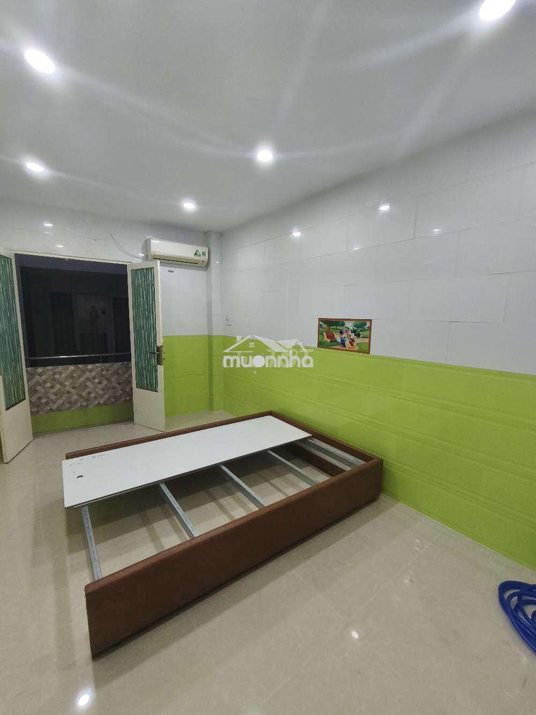 Phòng trọ trung tâm q1 , 2 phút đi bộ ra bùi viện