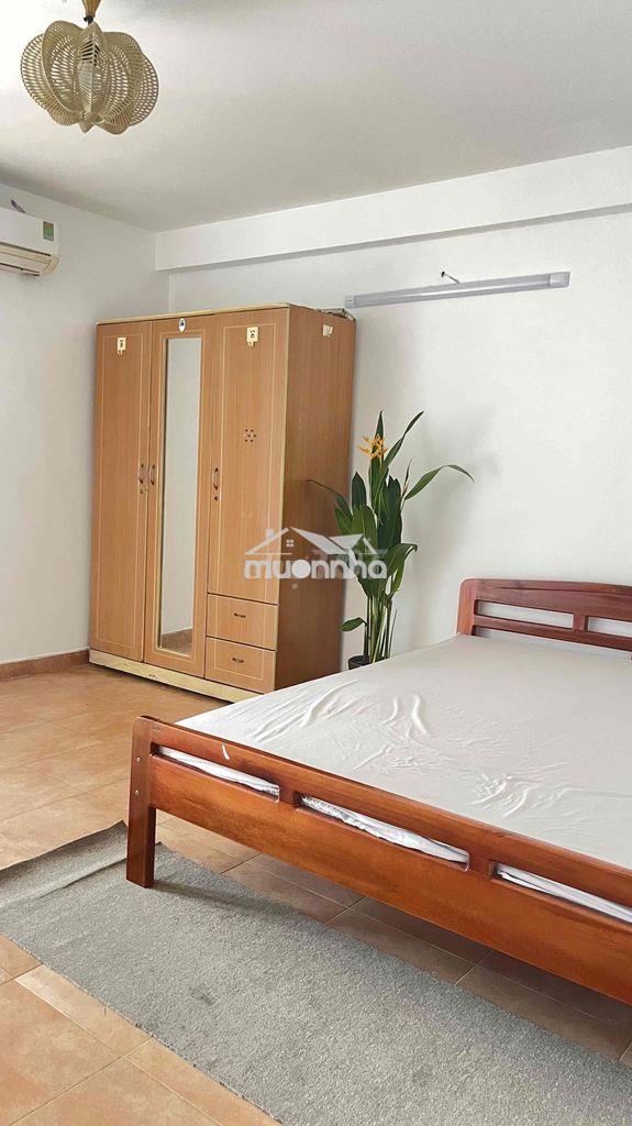 Tách bếp, 5p đi bộ đến đh khxhnv, 1.6km đến chợ bến thành