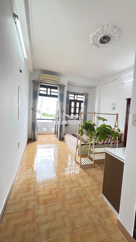 Chính chủ cho thuê phòng ban công mặt tiền thông thoáng giá 3tr7 - 3
