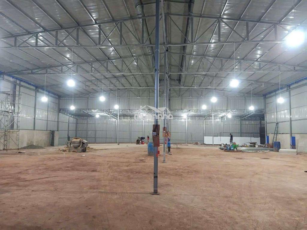 Bán 9500m2 có kho 3000m2 mặt tiền ql 14 - 4