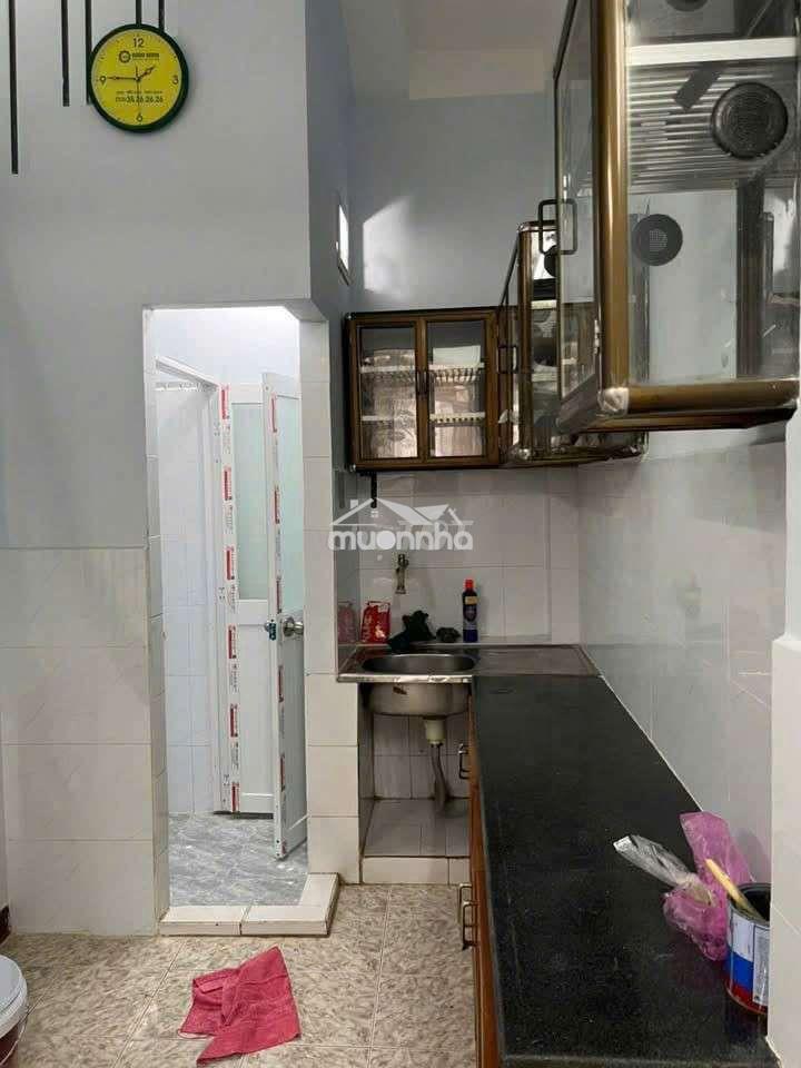 Cho thuê nhà trệt 2 lầu st, lý chính thắng q3 - 3