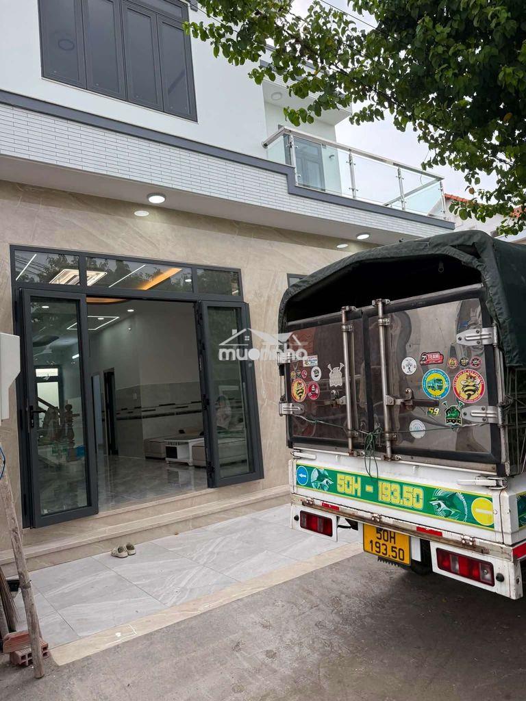Nhà bán ngang rộng đúc lầu khu dân cư
