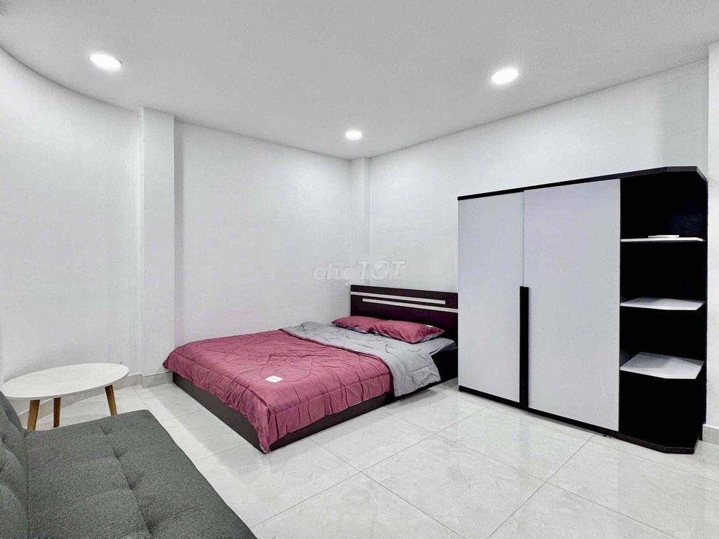 Căn hộ full nội thất ngay trung tâm quận 3 - 4