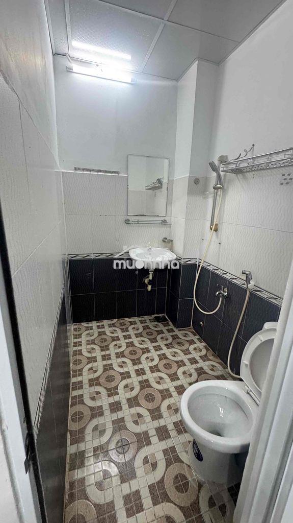 Cho thuê nhà hẻm xe hơi đường lê thúc hoạch [4m x 12m] 4pn - 3wc - 3