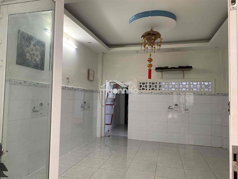 Nhà trống , sạch sẽ, thoáng mát , an ninh trật tự tốt, gần trợ, trường