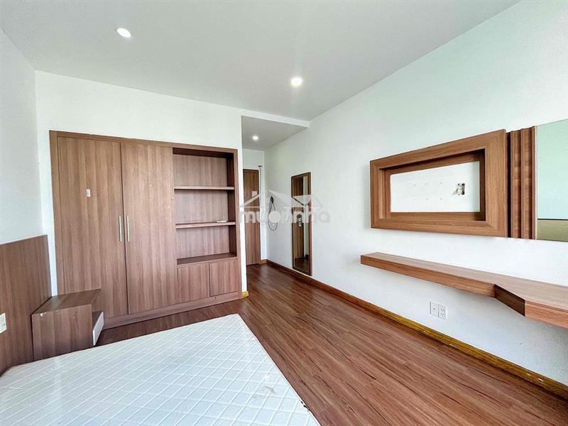 Căn hôm mini ban công sát city land-có bãi đậu ô tô
