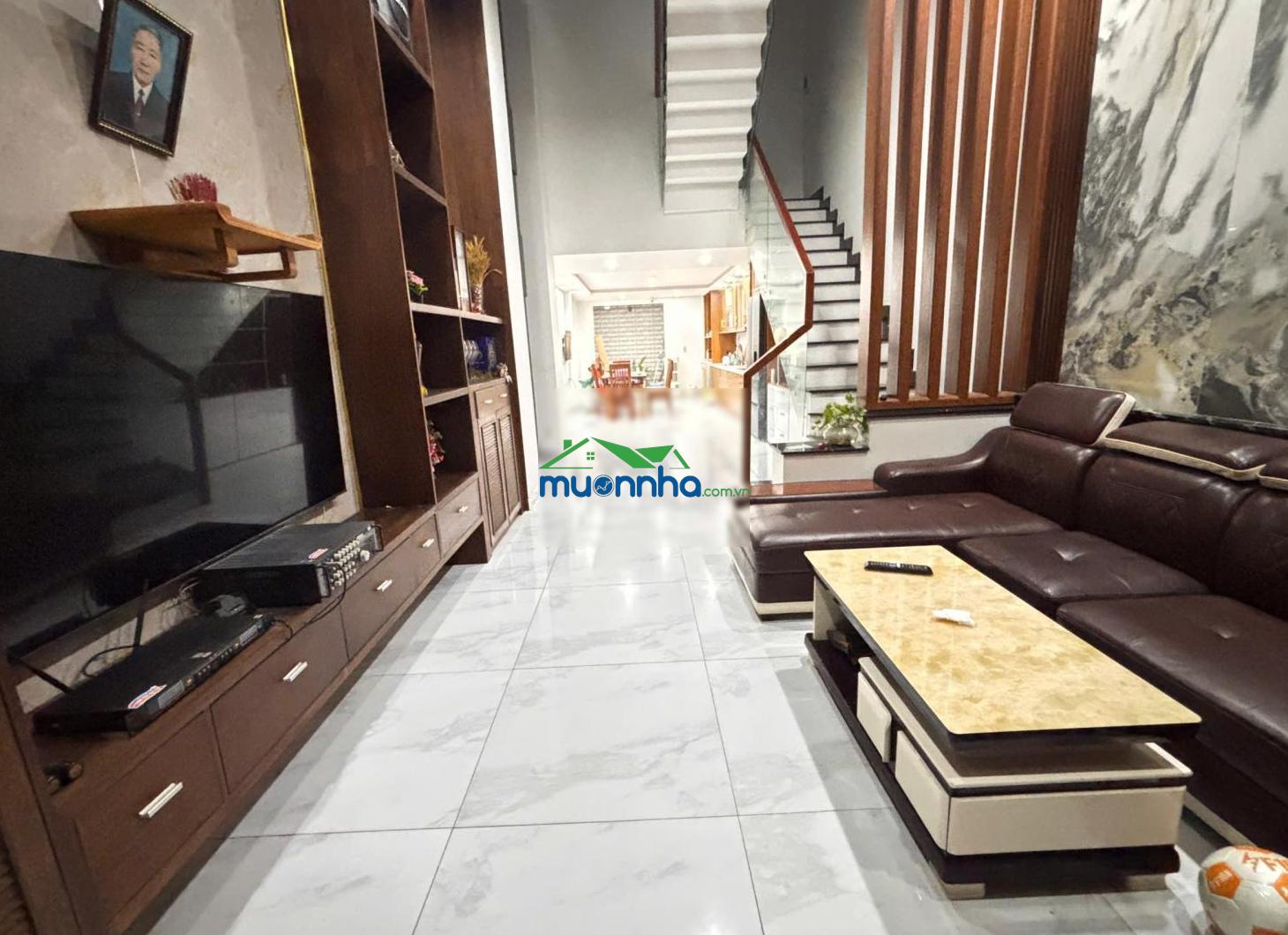 Nhà tự xây kiên cố, nội thất mới đẹp, cần chuyển nhà về quê nên bán gấp - 2