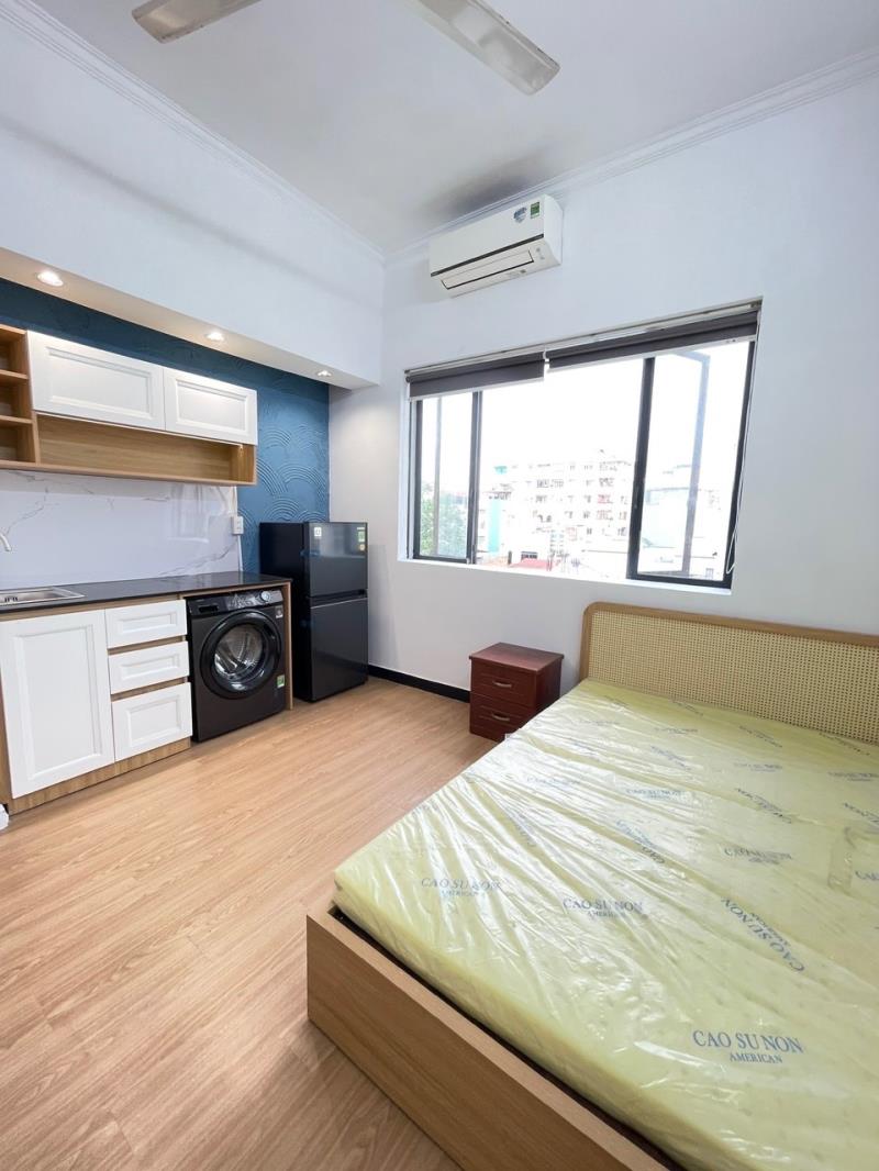 Cho thuê căn hộ có máy giặt riêng, cửa sổ trời, phan xích long, gần ngã tư phú nhuận