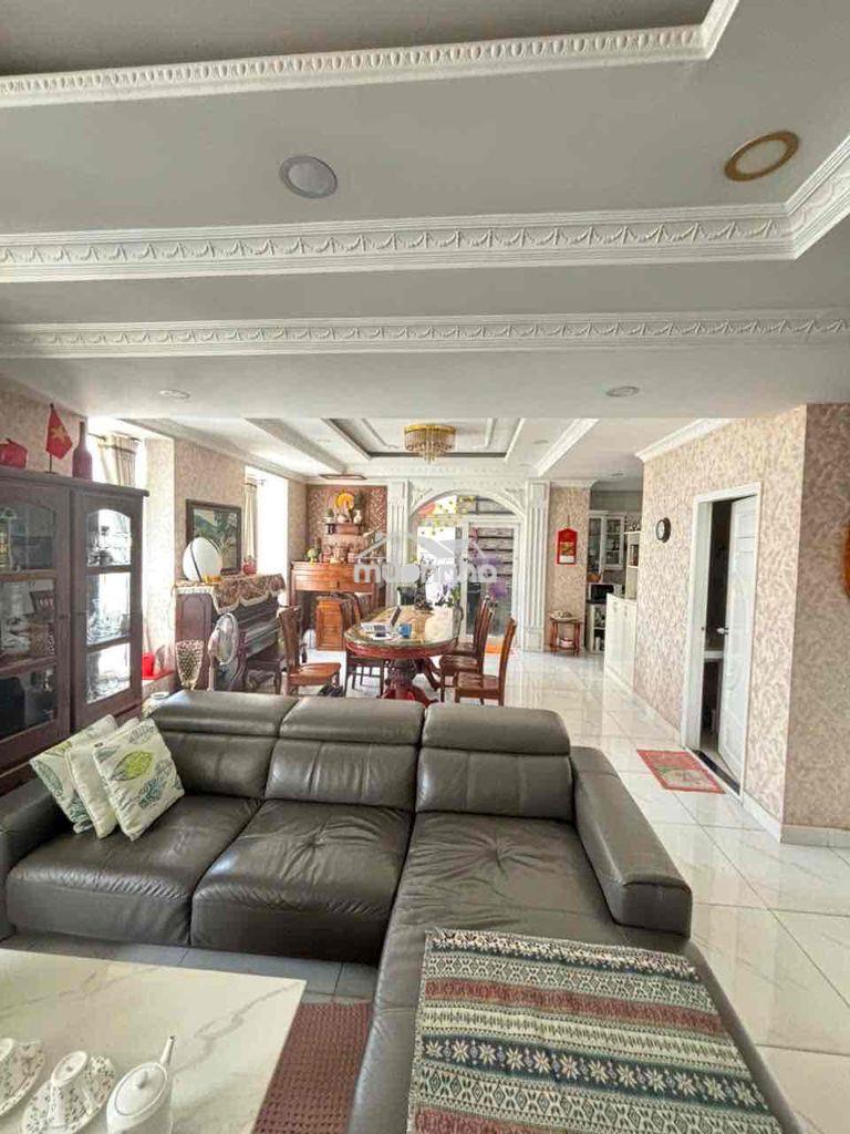 Bán penthouse duplex sky garden 3 - dt 250m2 - trệt + lầu + st - 3