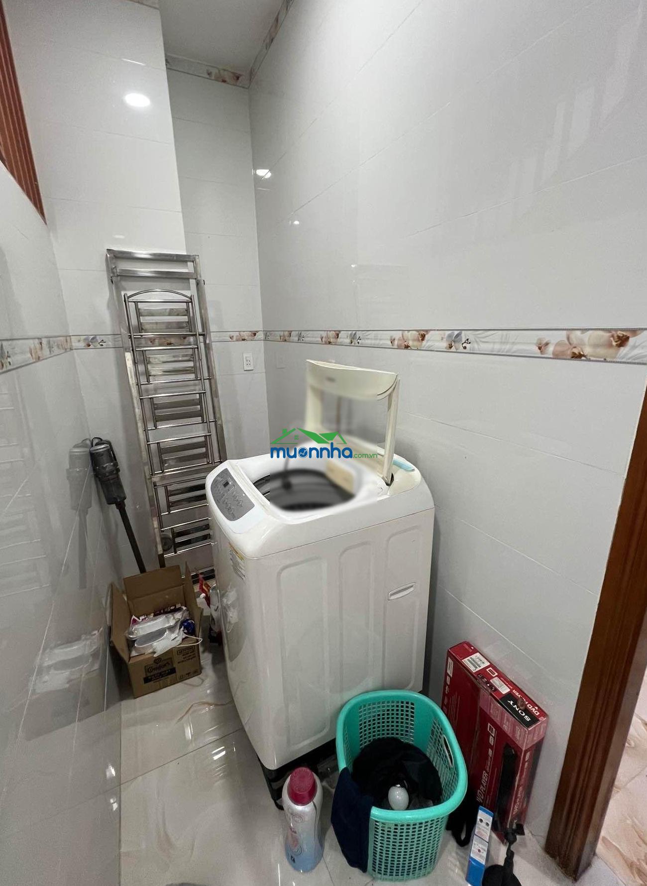 Bán nhà ngay lê văn lương - q7 - 3 tầng - lô nhì mặt tiền - xe hơi tới cửa - nhỉnh 9 tỷ