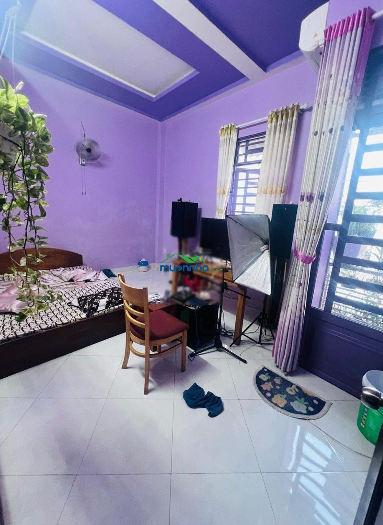 Sát bên cầu nhị thiên đường phạm thế hien quận 8 hẻm 5m - ngang 5,5 x 10- nhỉnh 4tỷ - 3