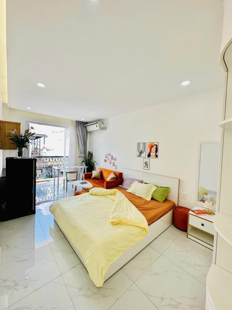 Cho thuê căn hộ full nội thất ban công cực đẹp ngay giáp quận 1, ueh, uah, uef- lê văn sỹ, phú nhuận - 3