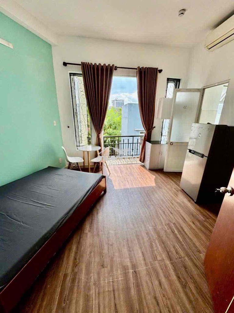 Căn hộ stu ban công 28m2 fullnt ngay trung tâm đi đâu cũng tiện
