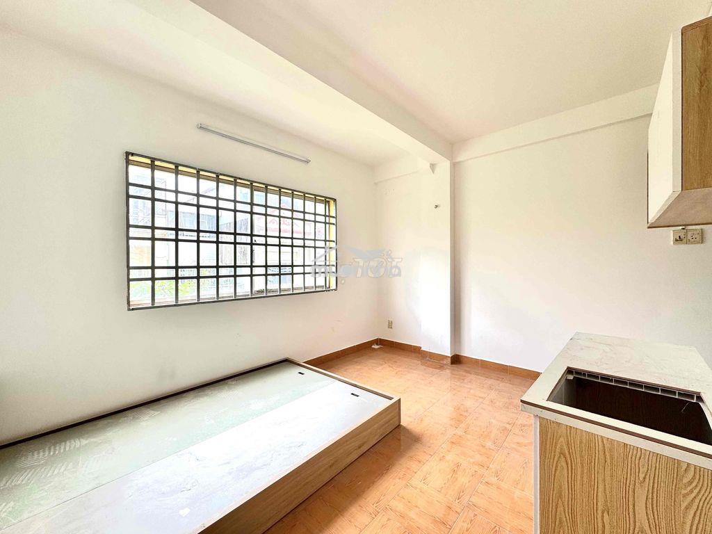 Mới xây 100% ngay đh huflit - nguyễn ảnh thủ📍cửa sổ to - full nội thất - 3