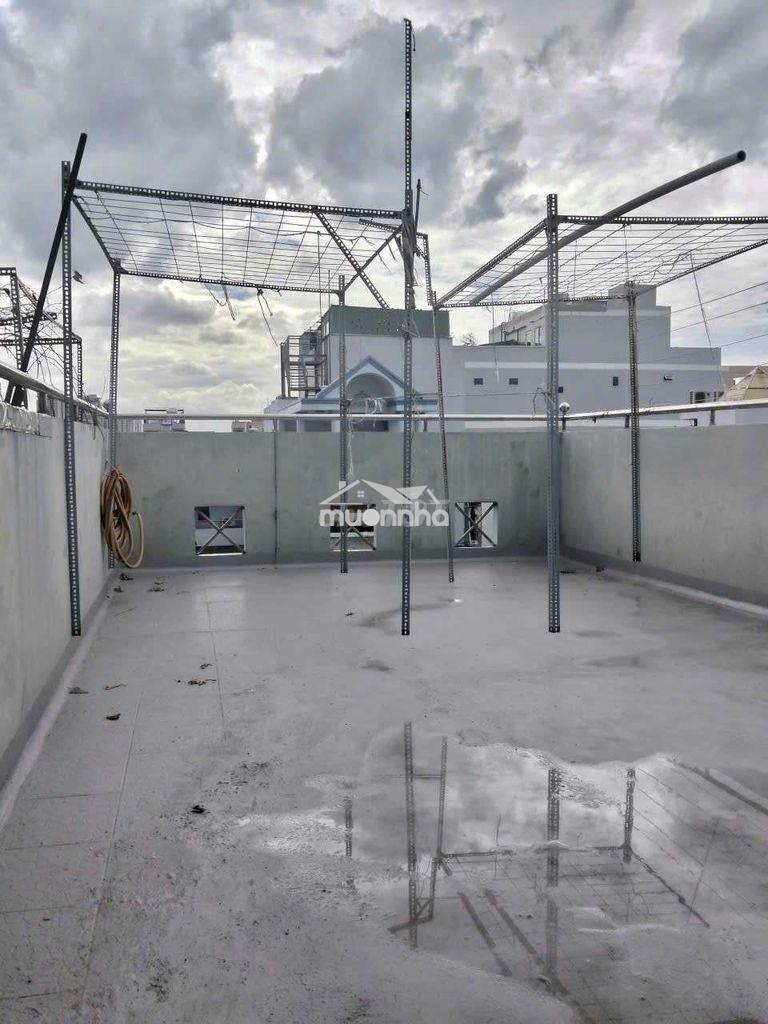 Phòng trống 30m2 có ban công, cửa sổ ngập tràn ánh nắng, ngay ttq4 - 3