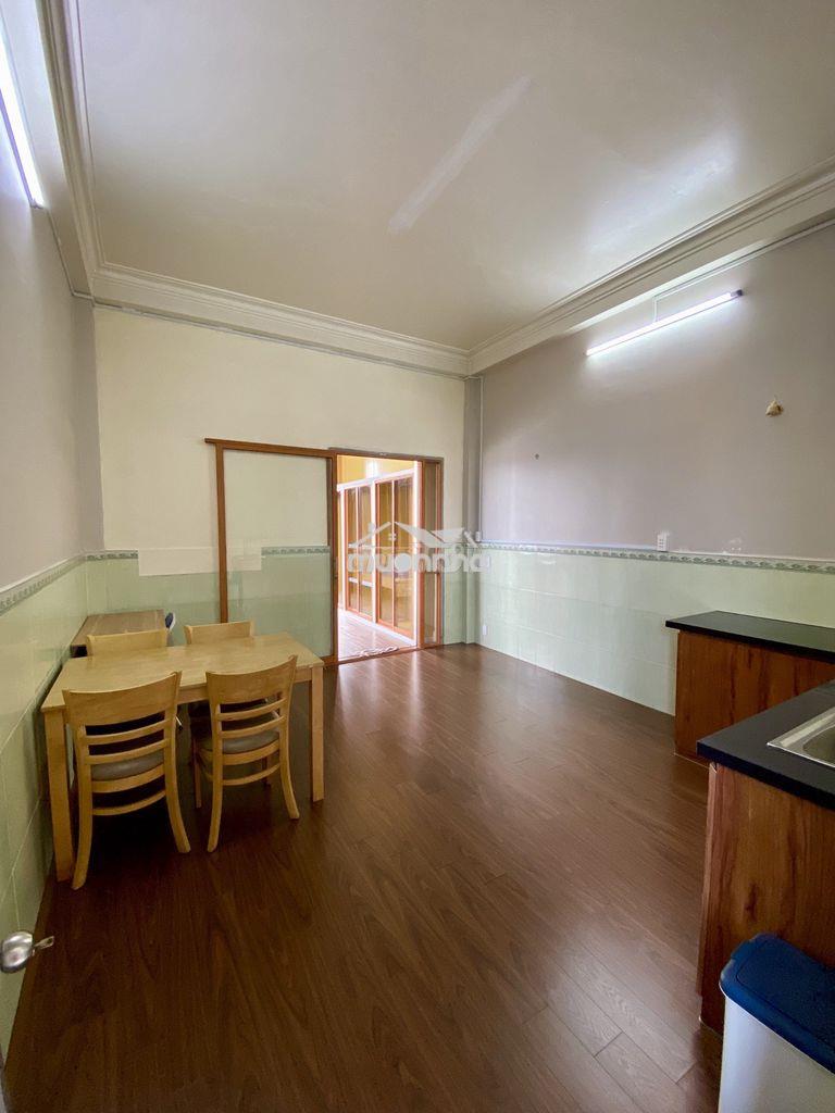 Full tầng 80m2 có ban công - 3