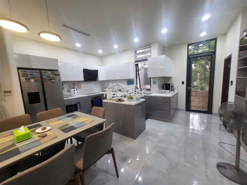 Bt song lập lucasta khang điền - 175m2 3 tầng - full nt hiện đại - 4pn