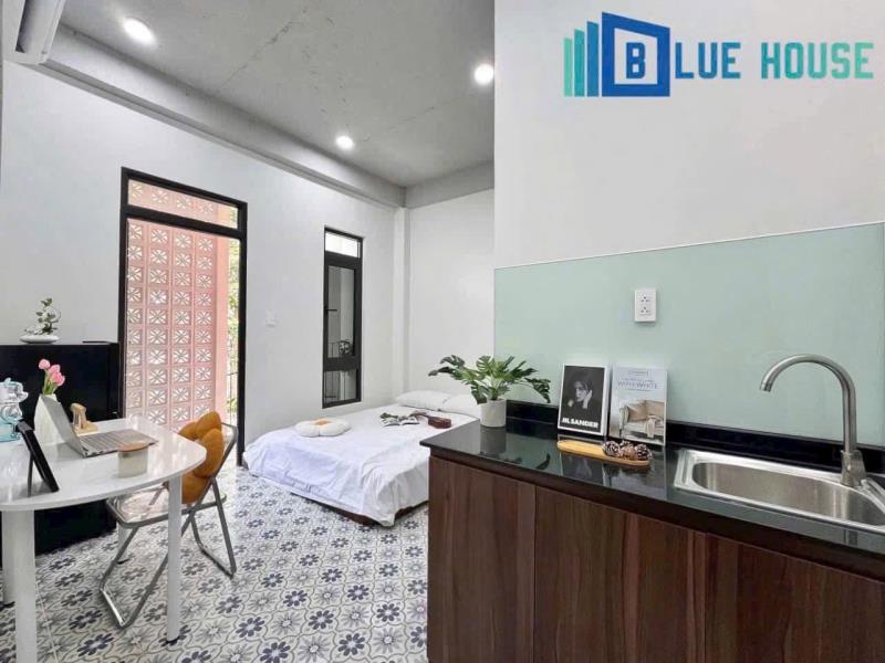 Cho thuê phòng studio ban công gần đại học văn hiến trục đường vườn lài gần đầm sen
