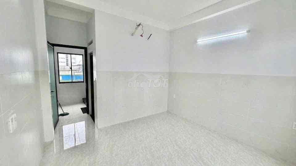 Nhà nguyên căn 2pn, 3 wc giáp khu tên lửa - 3