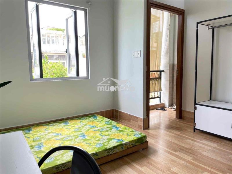 1/7 trống lại can studio thang máy