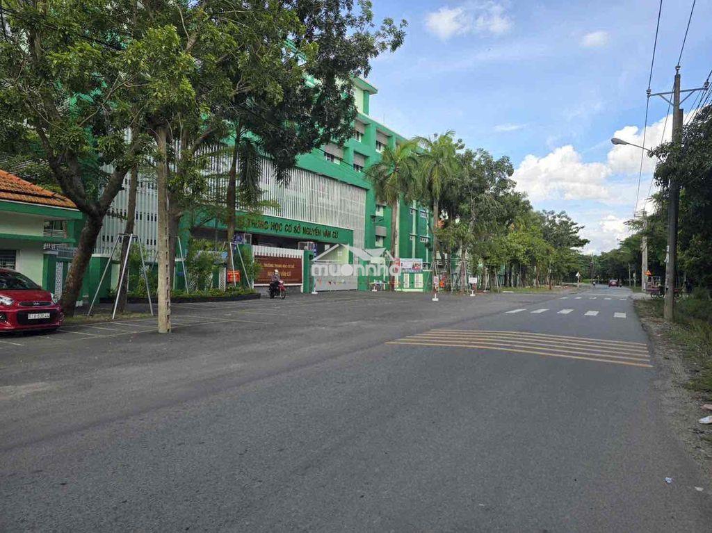 Cho thuê biệt thự chánh mỹ- gần phố đi bộ full nội thất 10x40:5pn - 2