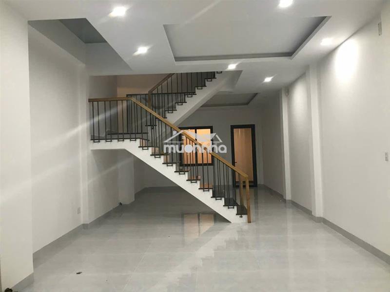 Cho thuê nhà 1 trệt 3 lầu sát cao đẳng công thương
