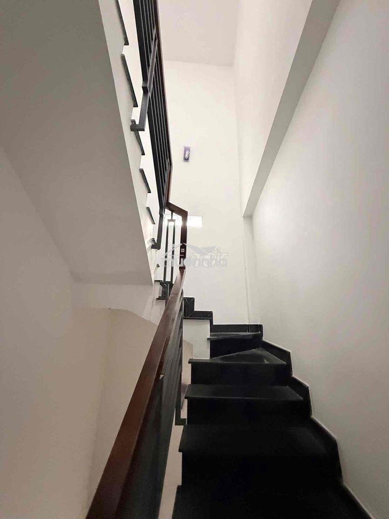 Nhà vừa ở vừa cho thuê. 1 xẹt tl10. ngang 7.2m. dòng tiền 12tr/tháng - 4
