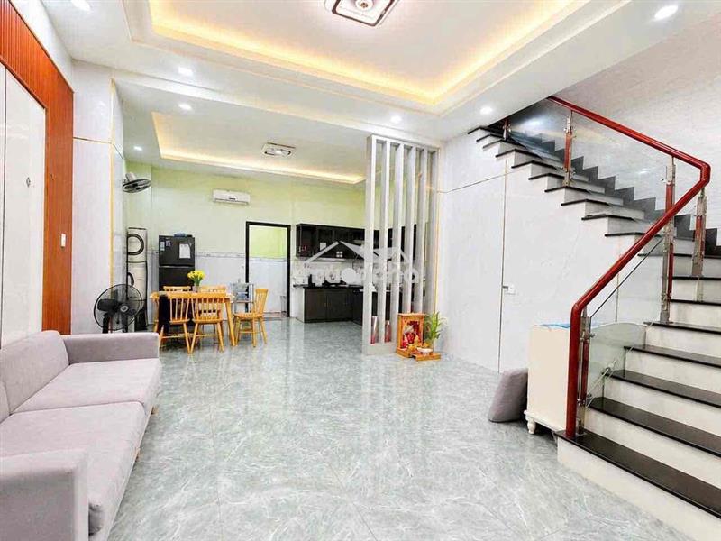 Nhà đường 160 - 2pn 3wc - mới dọn ở ngay